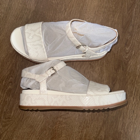 Naturalizer Zane Ankle Strap Platform Sandal - Women 10 - Picture 2 of 4